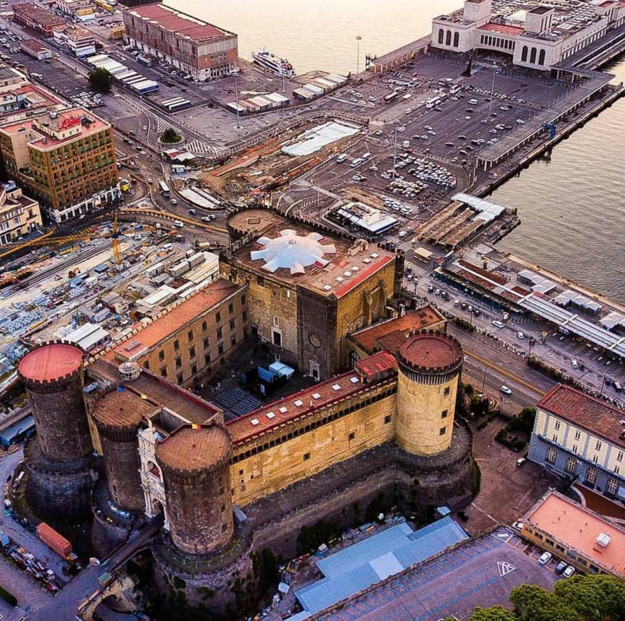 Napoli A Chiaia Appartement Buitenkant foto