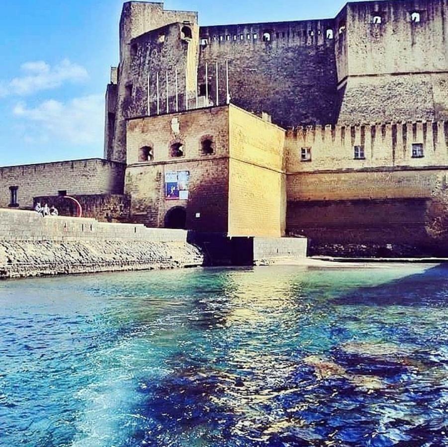 Napoli A Chiaia Appartement Buitenkant foto