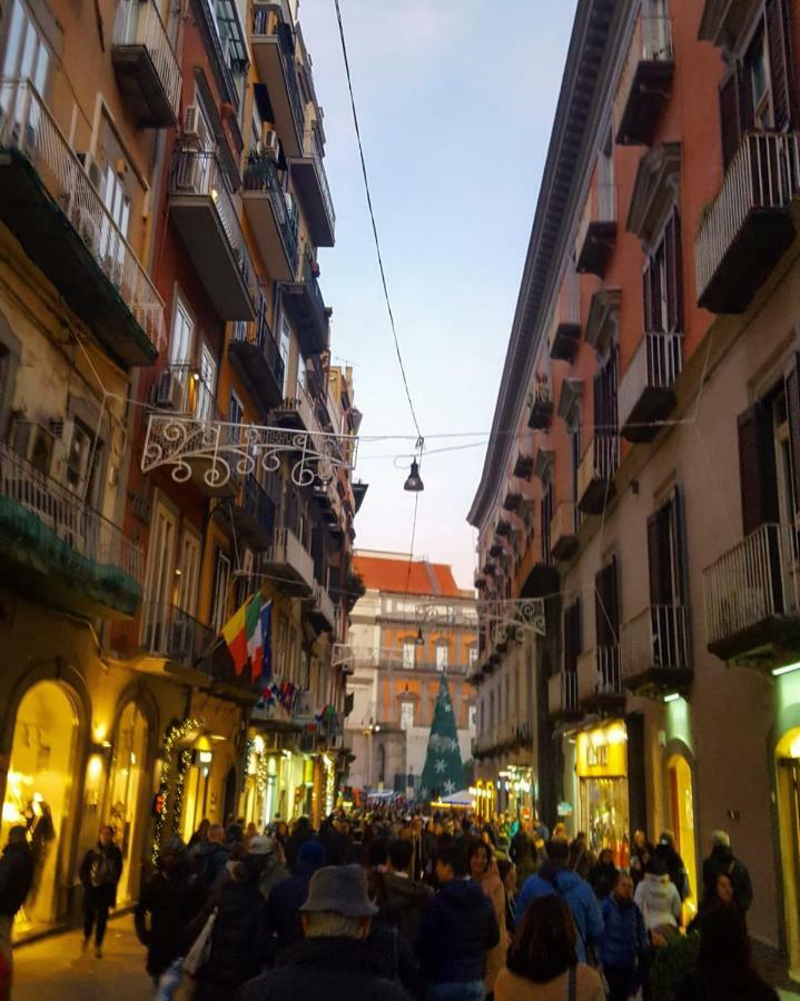 Napoli A Chiaia Appartement Buitenkant foto